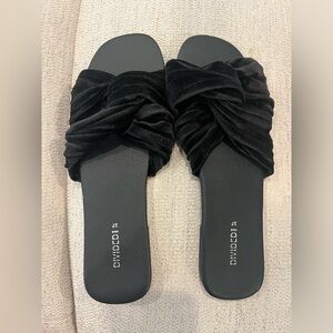 H&M Black Slide. Worn only once inside. Comfy and stylish